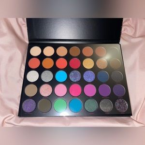 Nikita eyeshadow palette